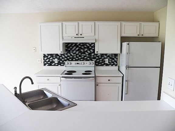 2nd image of 1525 Sycamore Commons Dr