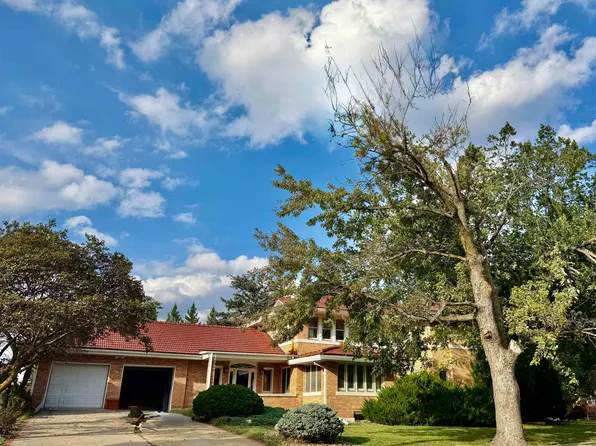 210 N Fossil St, Russell, KS 67665