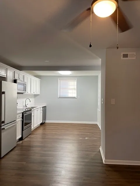 2 bed, 1.5 bath, $1,600 — Photo 2