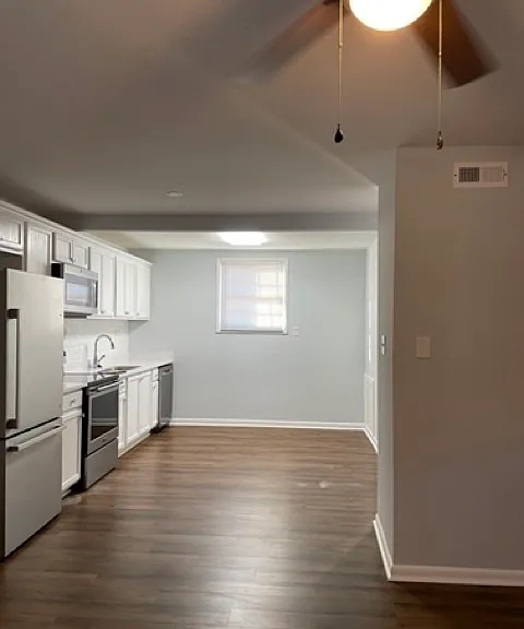 2213 N Hills Dr #2213 — Photo 2