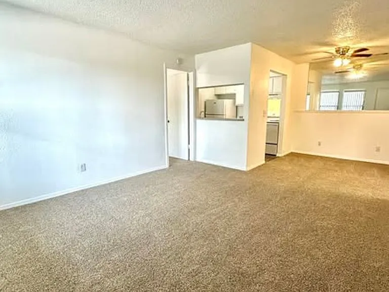 Almonte Apartments — Photo 30