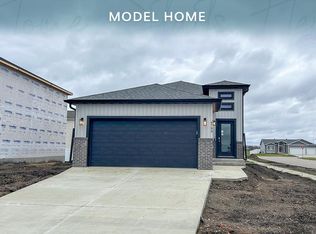 6794 Meadow View Dr S, Fargo, ND 58104