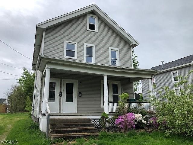 1st image of 118 E Walnut St