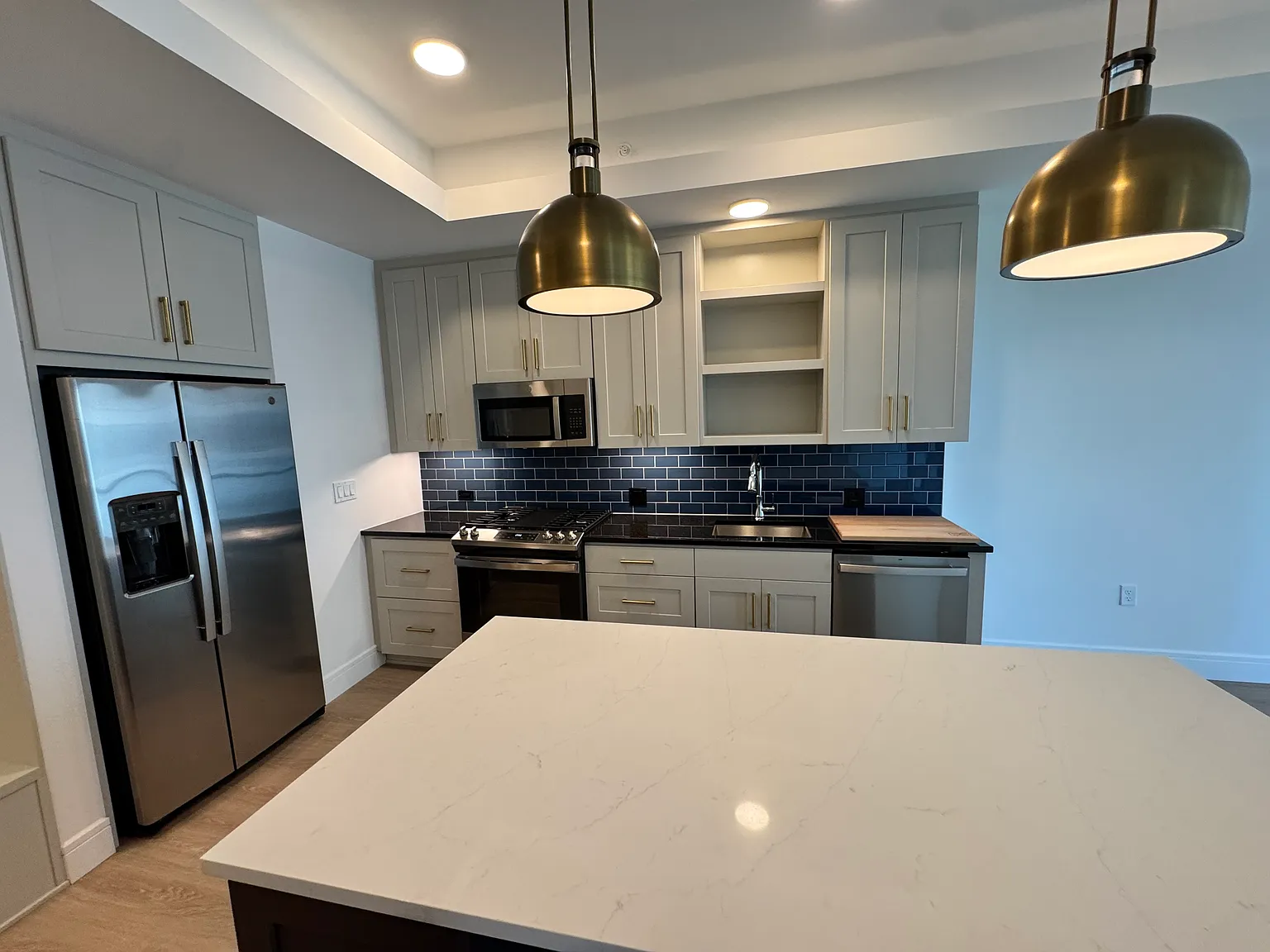 1 bed, 835 sqft, $2,950 — Photo 2