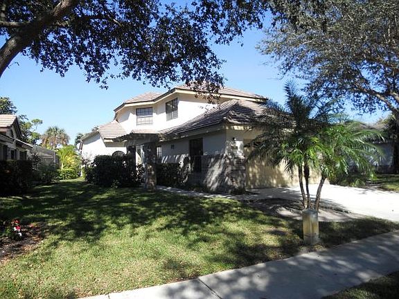 3rd image of 460 Sherwood Forest Dr