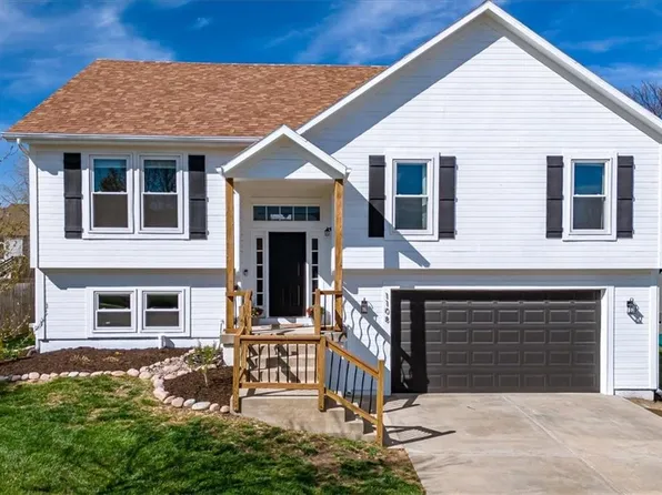 1108 S 12th St, Louisburg, KS 66053