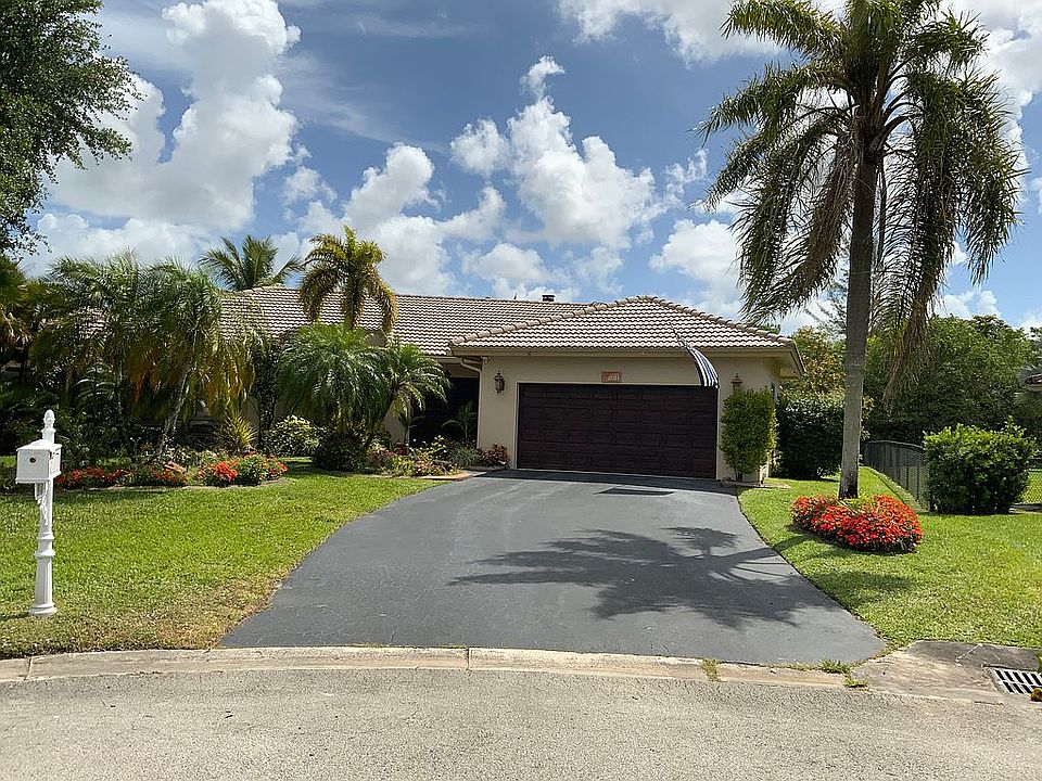1st image of 10304 NW 40th Ct