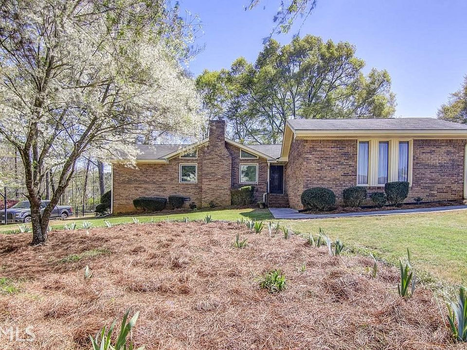 1st image of 421 Clubland Cir SE #1318