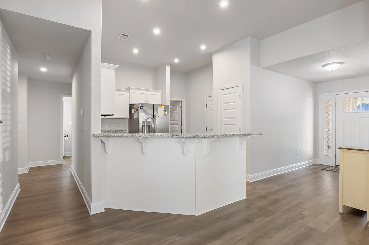 3 bed, 1600 sqft, $1,950 — Photo 3