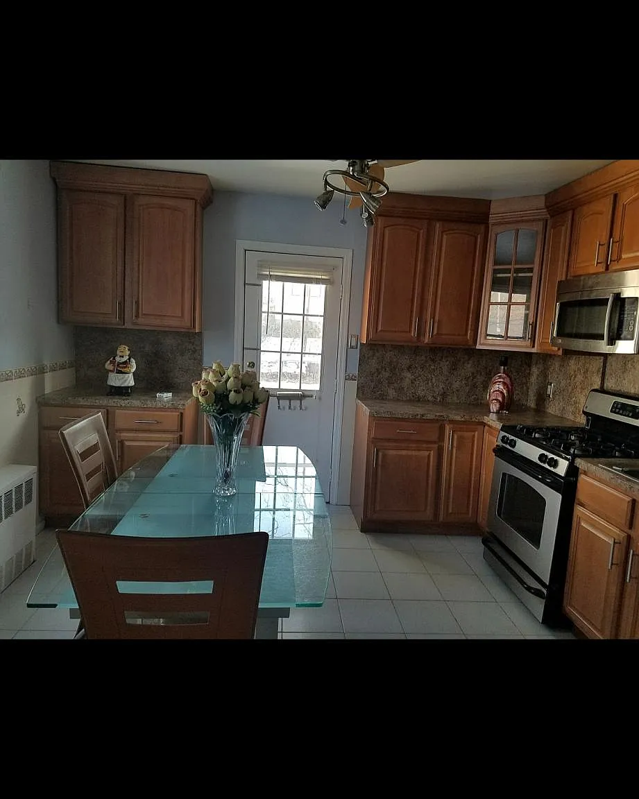 27 Ontario Avenue — Photo 4