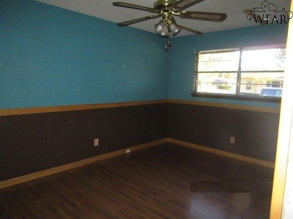 5th image of 2917 Featherston Ave