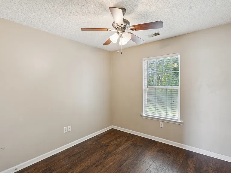 123 Knotty Pine Cir — Photo 16