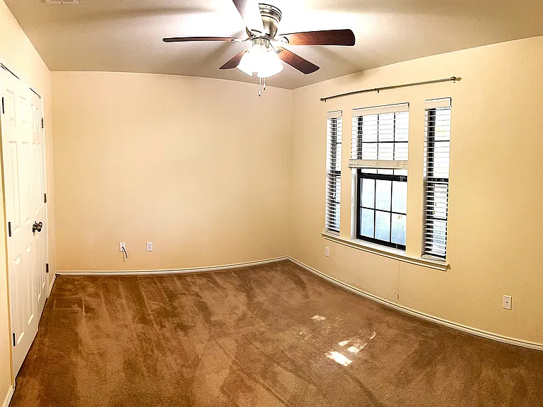 1102 Katelyn Cir — Photo 23