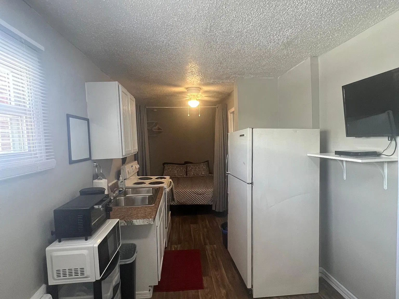 Studio, 600 sqft, $795 — Photo 3