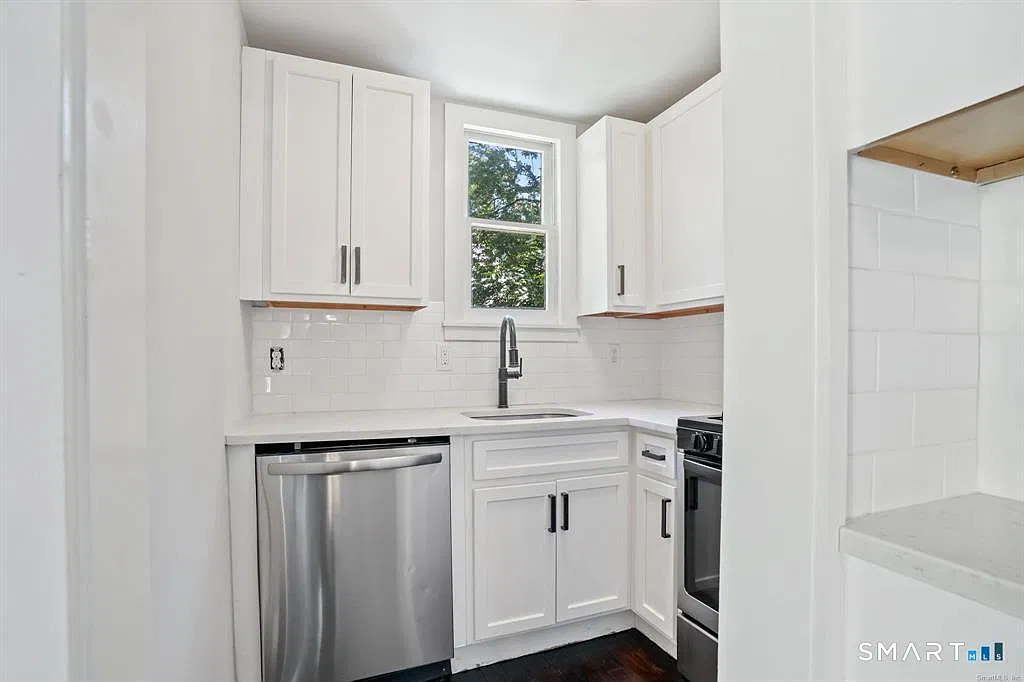 2 bed, 1.0 bath, 700 sqft, $1,800 — Photo 4