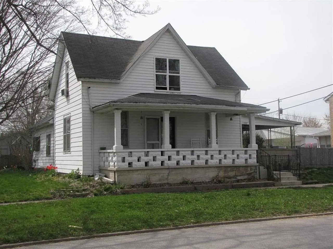 257 S Main St photo 1