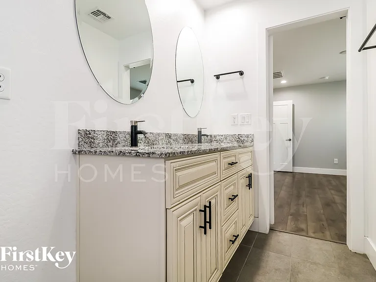 3858 W Tamarisk Ave — Photo 10