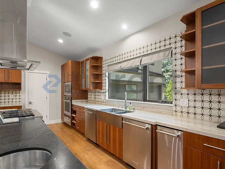 1701 Whitham Ave — Photo 15