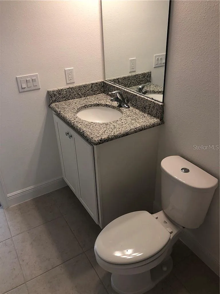 1 bed, 910 sqft, $1,795 — Photo 2