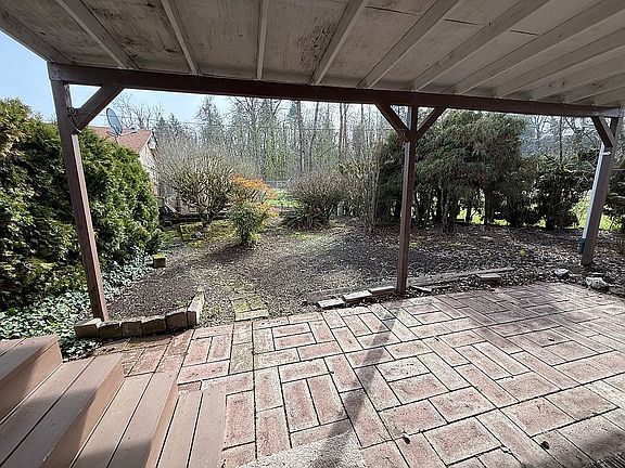 4th image of 658 S 57th St Space 37