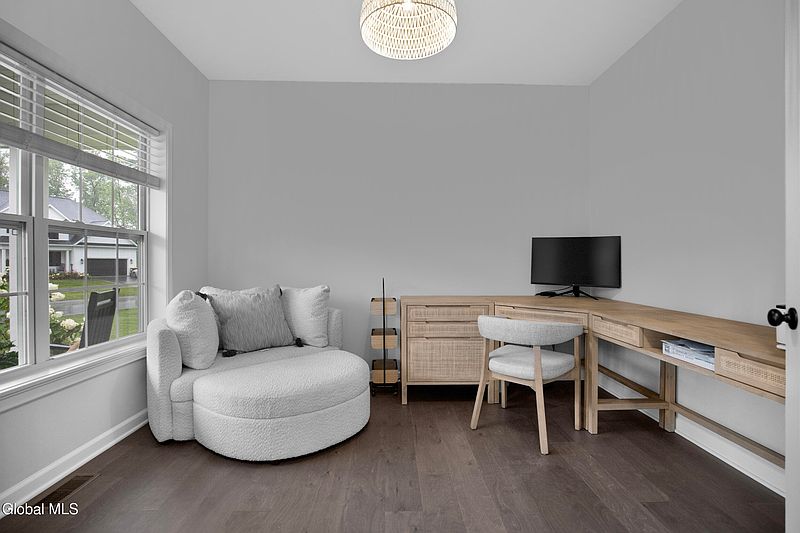 4th image of 6 Winterberry Lane