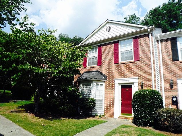 1st image of 2923 Lexington Trace Dr SE