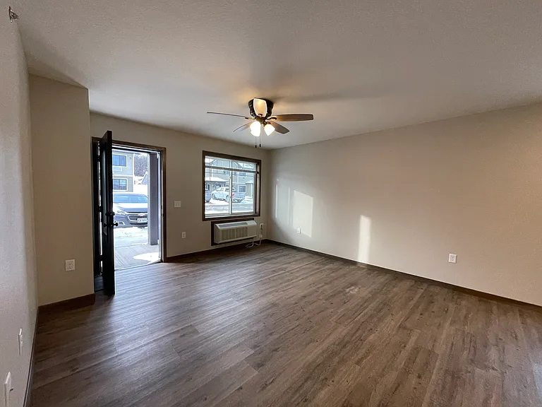 Gateway Place Apartments — Photo 58