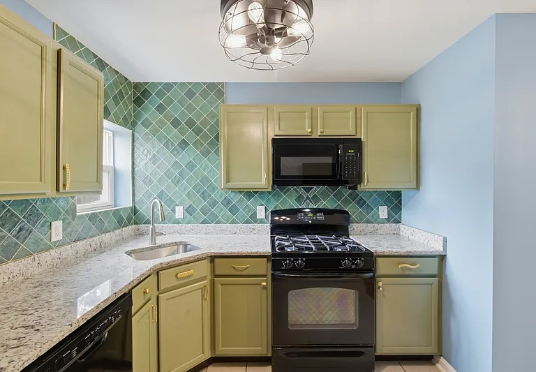 415 E Federal St — Photo 7