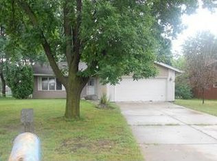 7532 N Meadowwood Ct, Brooklyn Park, MN 55444