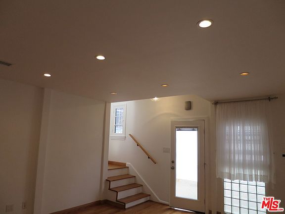 5th image of 533 1/2 N Orange Dr