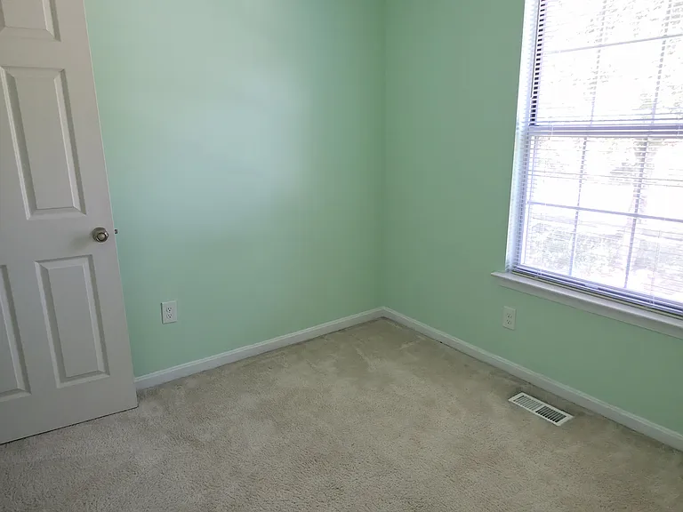 2202 N Tollgate Cir — Photo 17