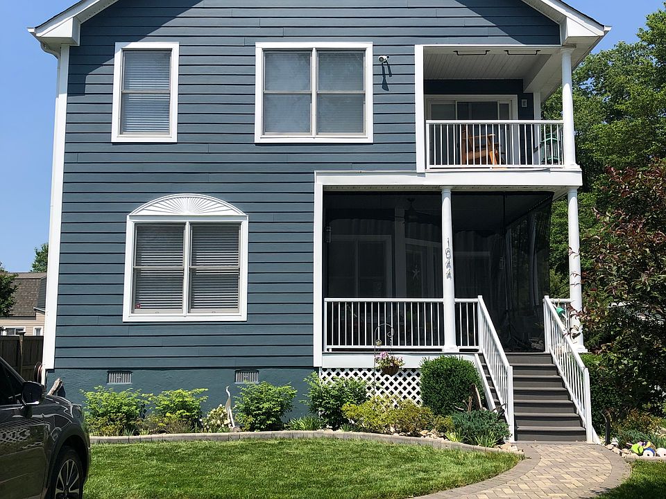 2nd image of 1044 Walnut Ave