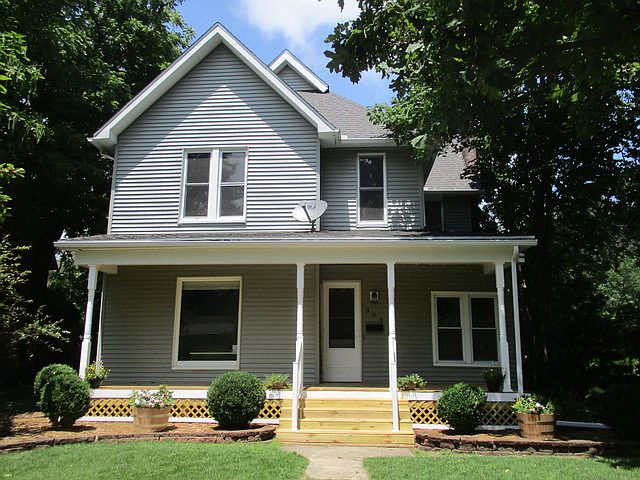 1st image of 304 E Houghton St