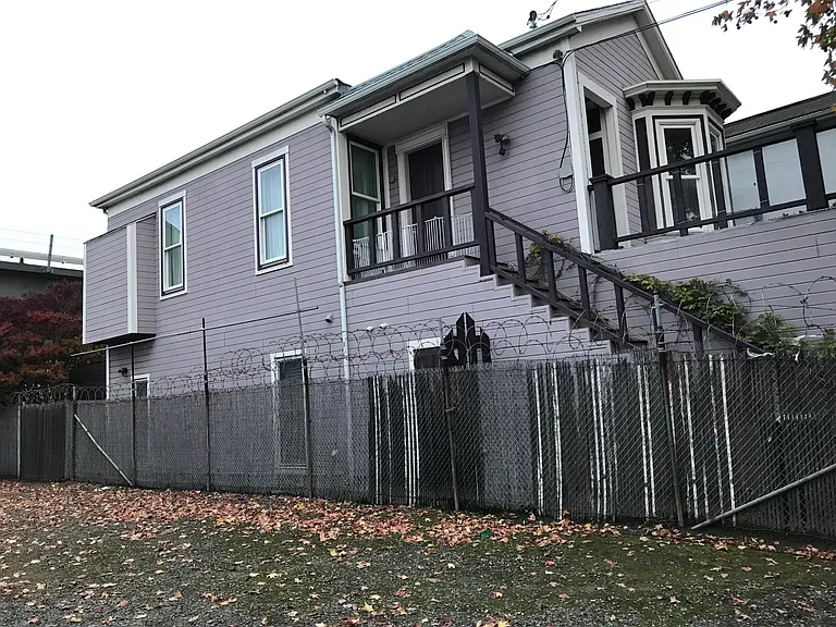 4th St — Photo 11