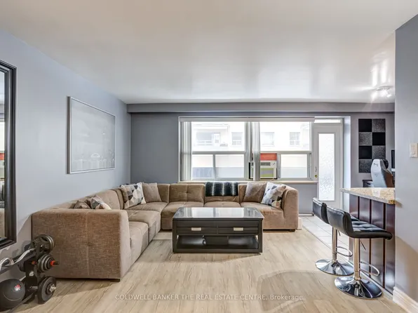 50 Gulliver Rd #208, Toronto, ON M6M 2N2