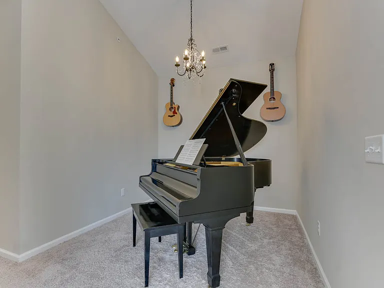 1104 Union Pacific Way — Photo 13