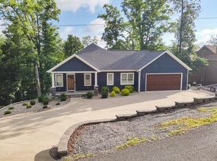978 & 982 Champion Hills Rd, Kuttawa, KY 42055