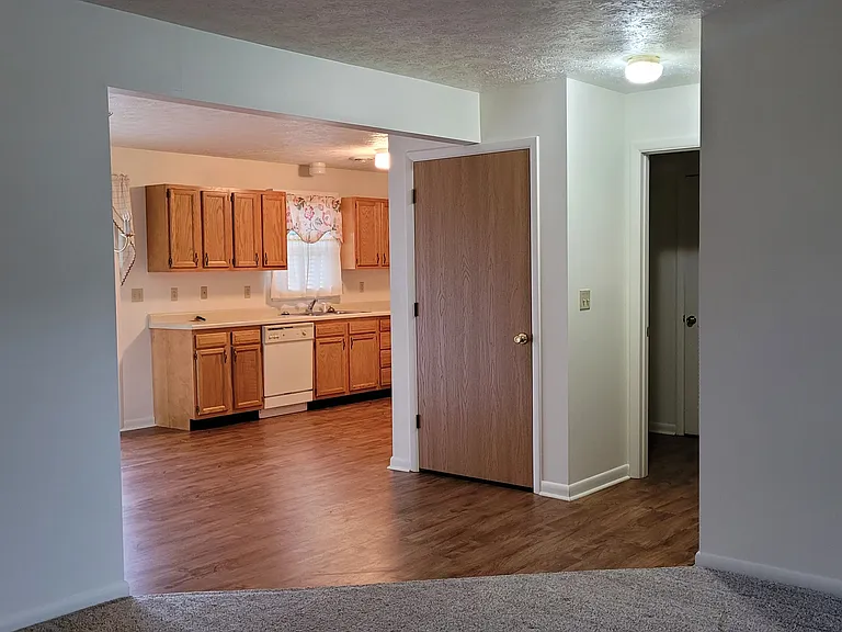 100 Sterling Hills Dr — Photo 7