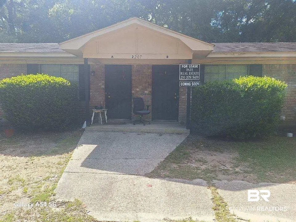 2207 Wolf Ridge Rd #B