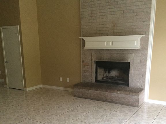 9223_family Room_05142015