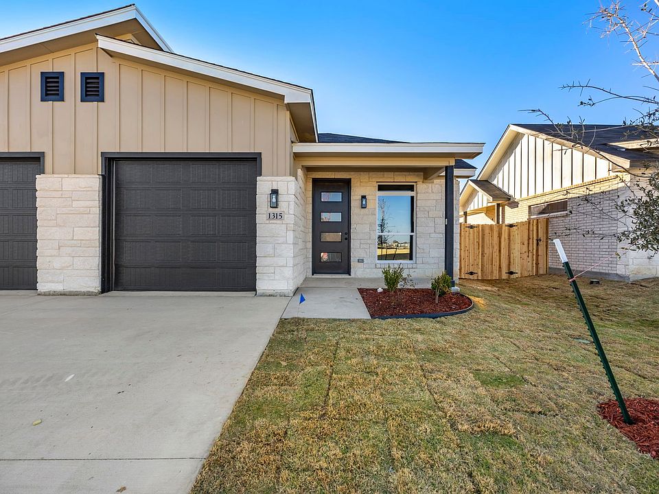 1st image of 1315 Lone Pine Way