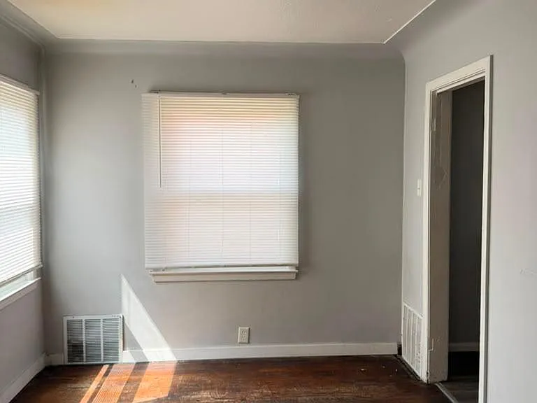 9406 Sorrento St — Photo 15