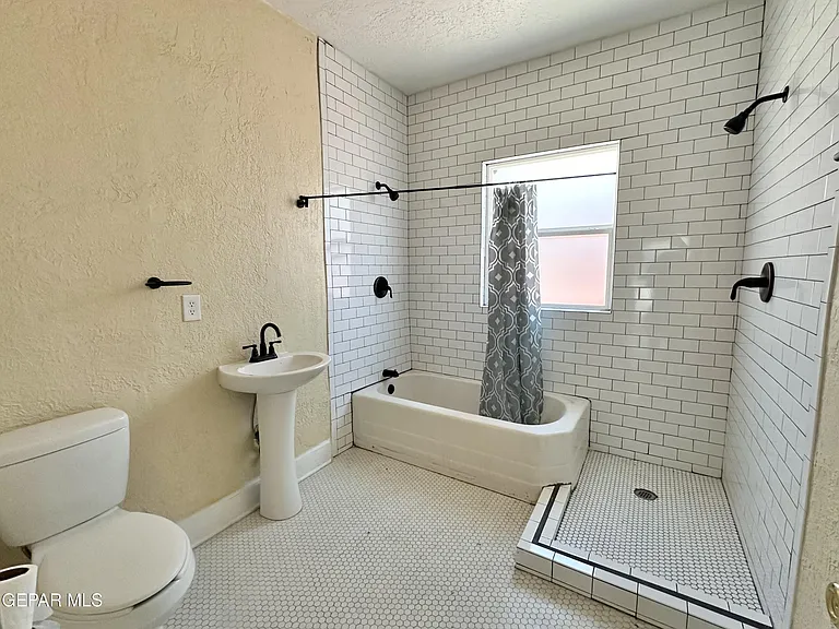 3312 Montana Ave — Photo 10