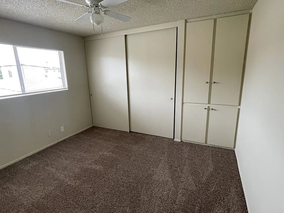 10404 Western Ave