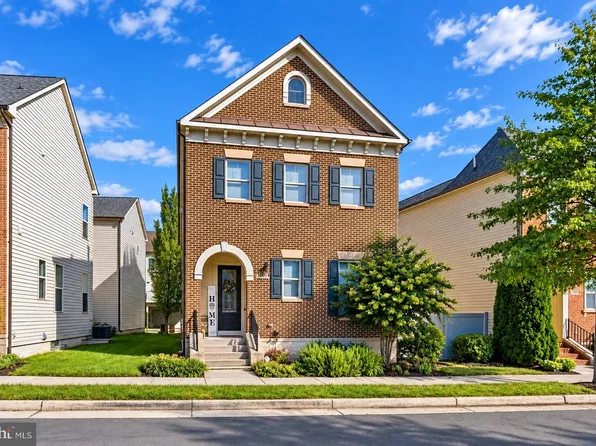 44642 Petersham Dr, Ashburn, VA 20147