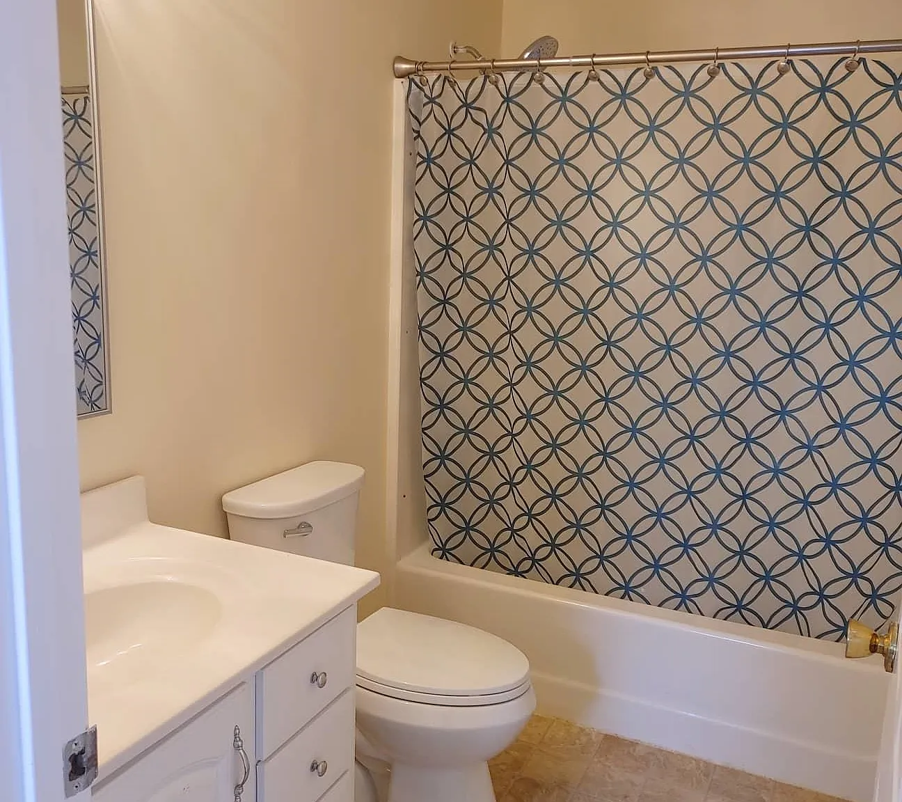 2 bed, 1.5 bath, 1426 sqft, $2,800 — Photo 3