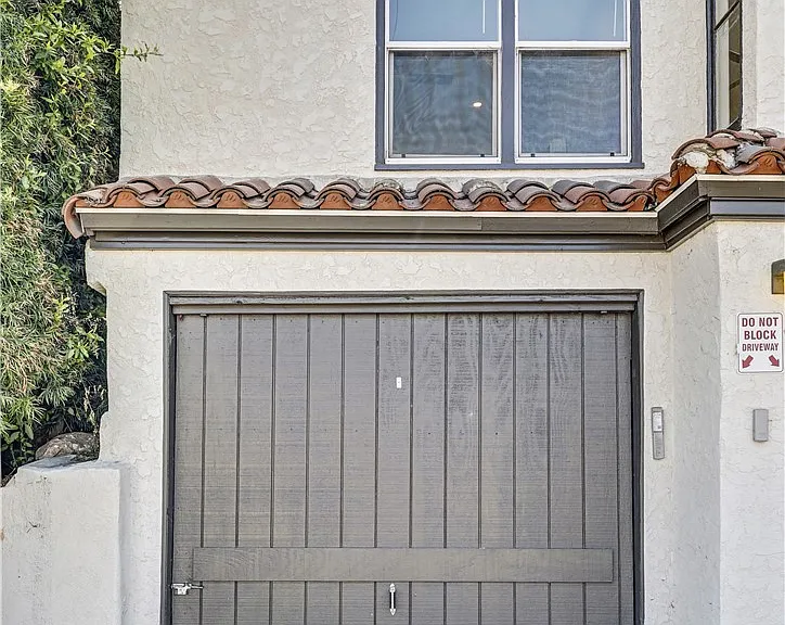 200 Avenida Monterey — Photo 2