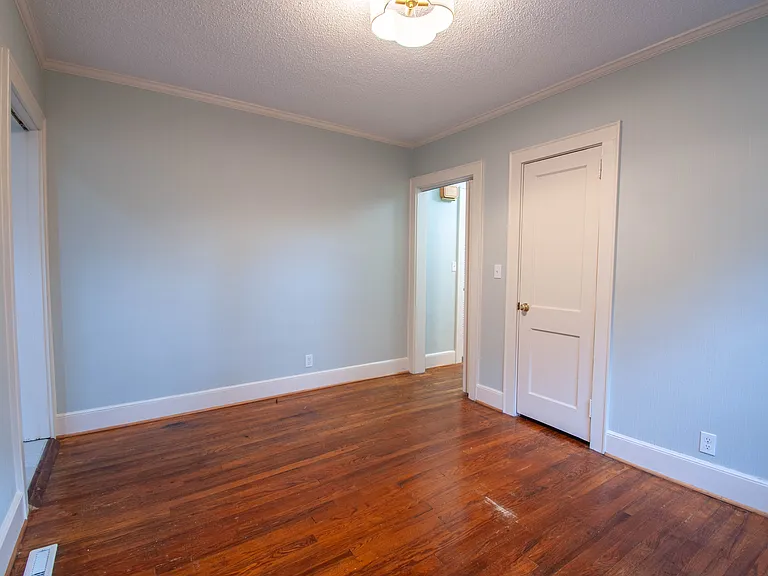 134 Lausanne Dr — Photo 9