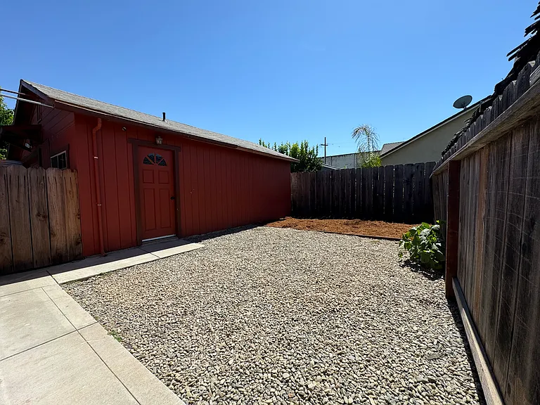 21 South St — Photo 2