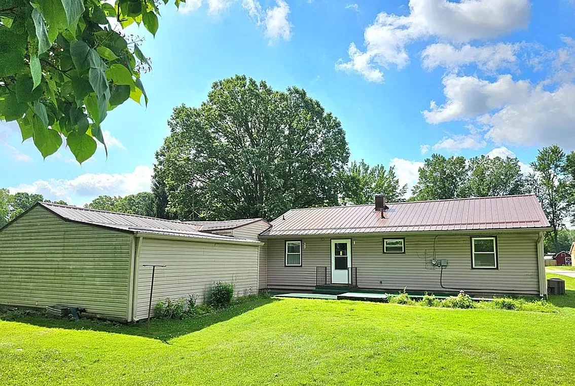 2 bed, 1100 sqft, $1,400 — Photo 2